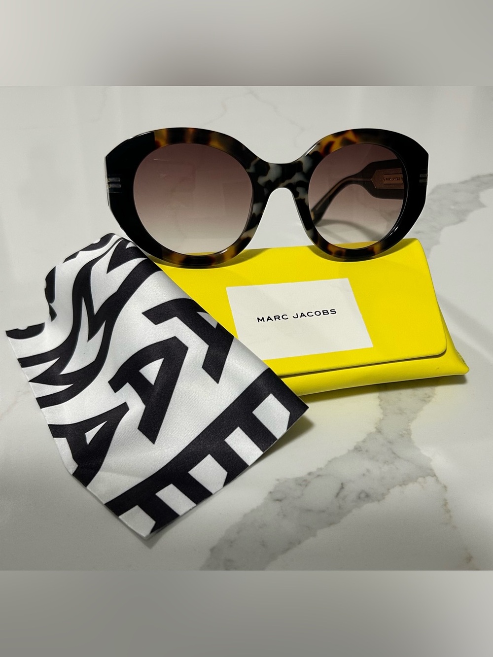 Marc Jacobs Sunglasses with Brown Gradient Lenses BN